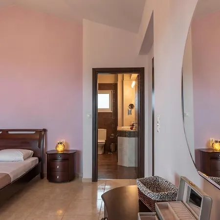 Familia Chania Villa *